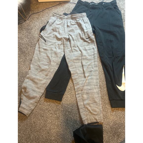 Women nike sweatpants lot size medium all in great shape price is for all - Picture 2 of 3